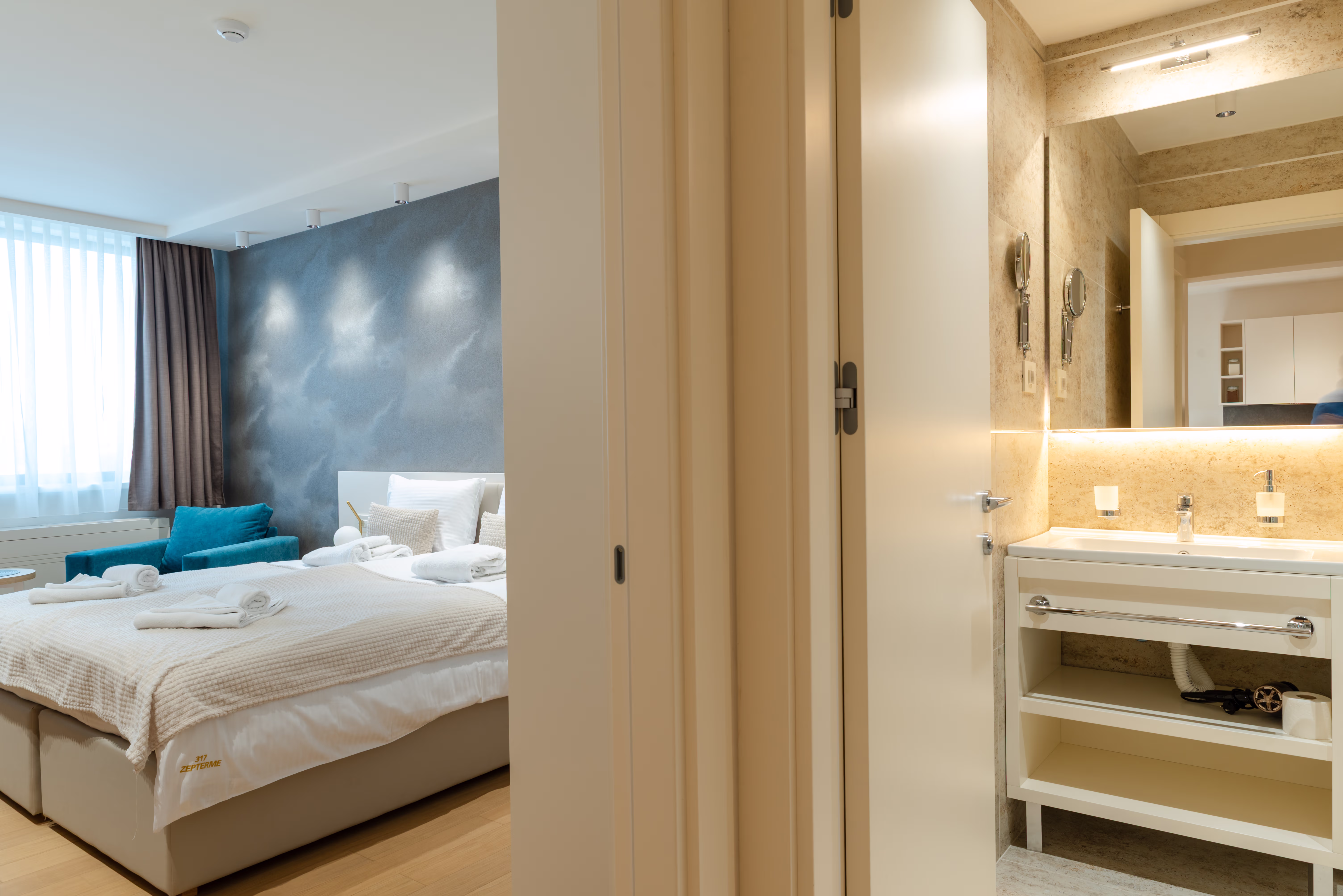Deluxe One Bedroom Apartment with City View
